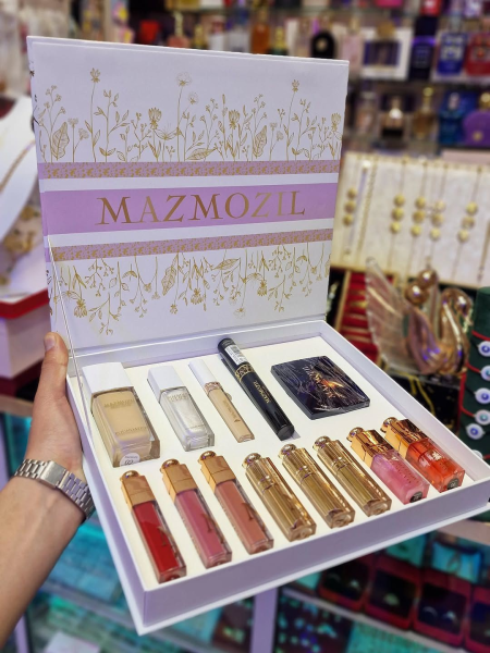 Mazmozil Makeup Products